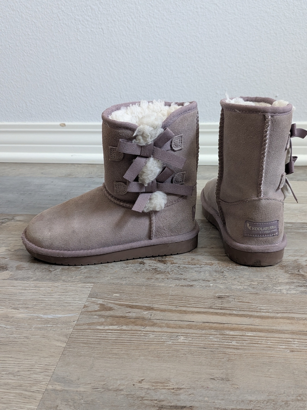 Koolaburra Girl's Dusty Purple Shearling Bow Short Boots